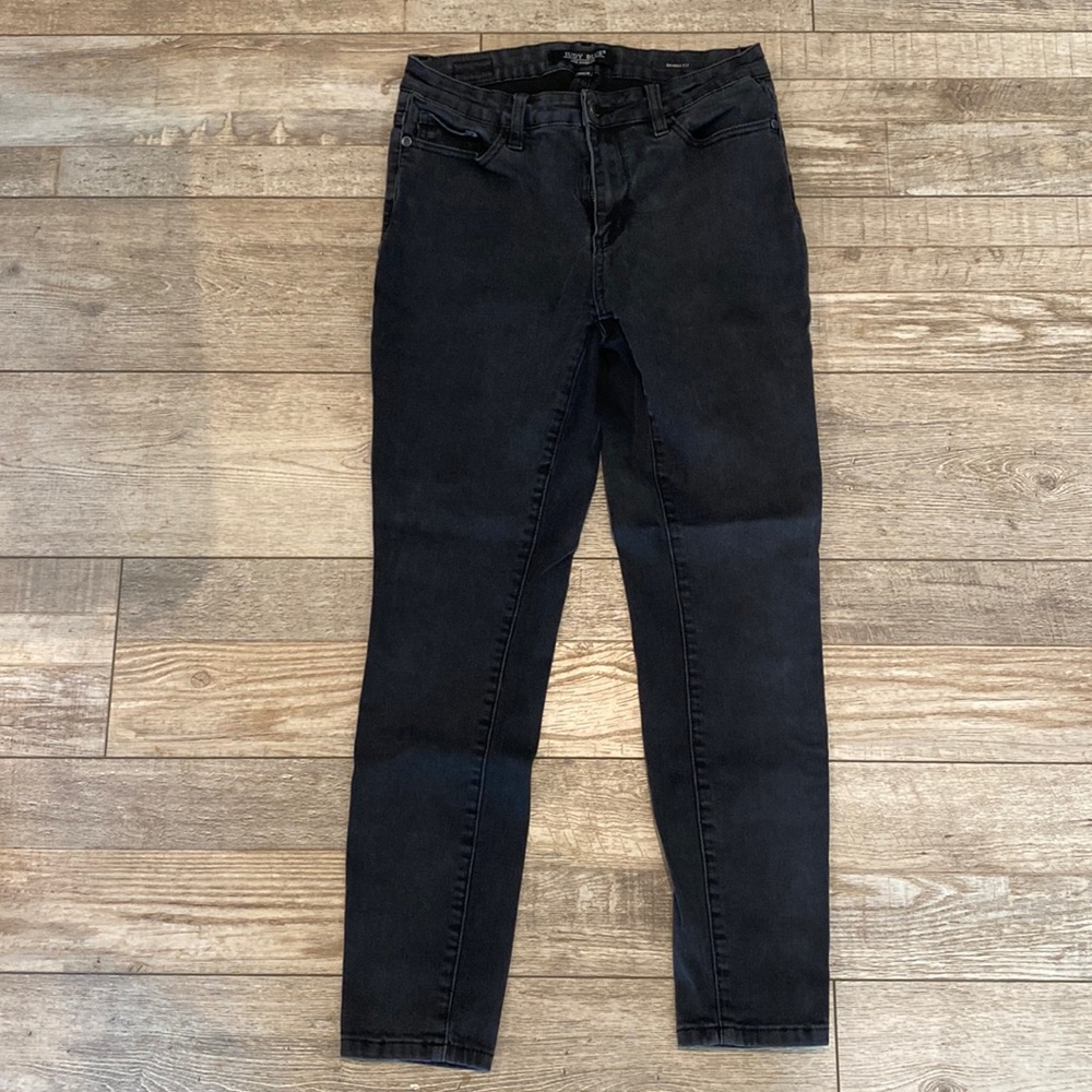 Judy Blue size 9/29 black skinny jeans